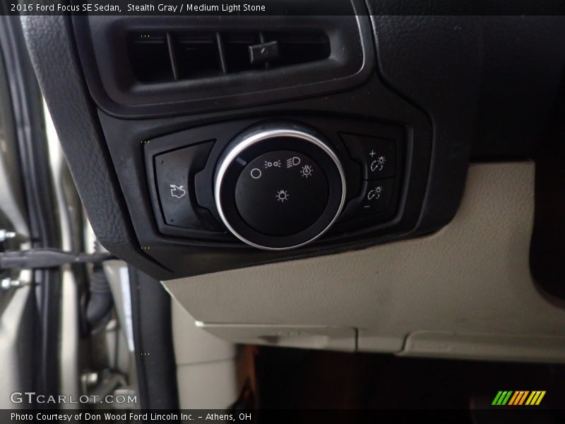 Stealth Gray / Medium Light Stone 2016 Ford Focus SE Sedan