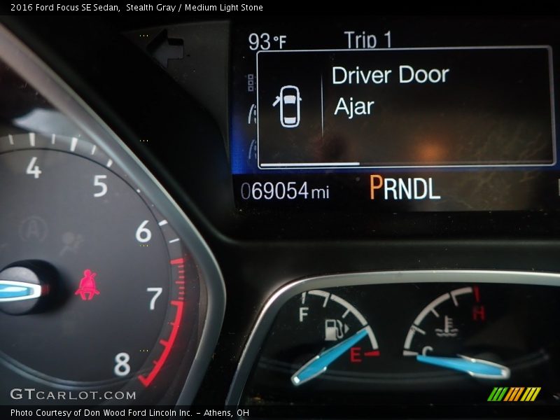 Stealth Gray / Medium Light Stone 2016 Ford Focus SE Sedan