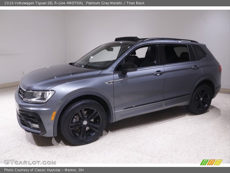 Platinum Gray Metallic / Titan Black 2019 Volkswagen Tiguan SEL R-Line 4MOTION