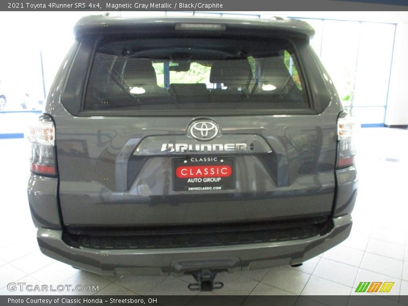 Magnetic Gray Metallic / Black/Graphite 2021 Toyota 4Runner SR5 4x4