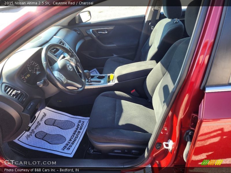 Cayenne Red / Charcoal 2015 Nissan Altima 2.5 SV