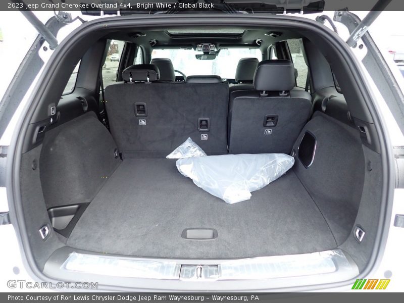 Bright White / Global Black 2023 Jeep Grand Cherokee Overland 4x4