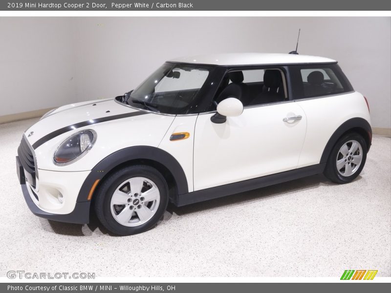 Pepper White / Carbon Black 2019 Mini Hardtop Cooper 2 Door