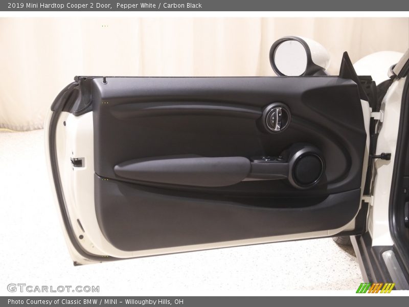 Pepper White / Carbon Black 2019 Mini Hardtop Cooper 2 Door
