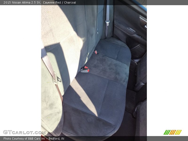 Cayenne Red / Charcoal 2015 Nissan Altima 2.5 SV