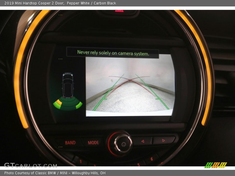 Pepper White / Carbon Black 2019 Mini Hardtop Cooper 2 Door