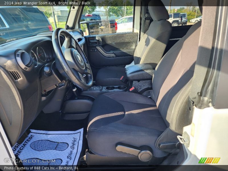 Bright White / Black 2014 Jeep Wrangler Sport 4x4