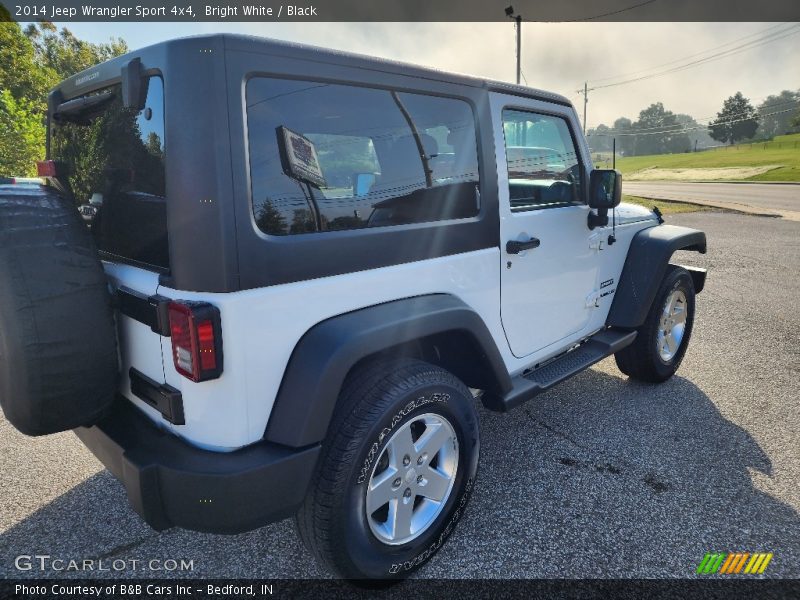 Bright White / Black 2014 Jeep Wrangler Sport 4x4