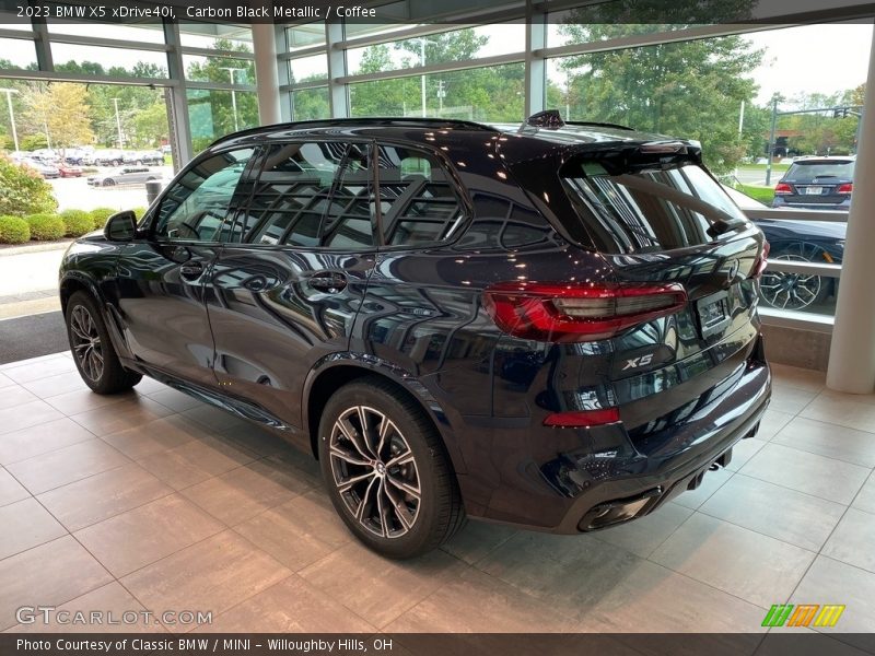 Carbon Black Metallic / Coffee 2023 BMW X5 xDrive40i