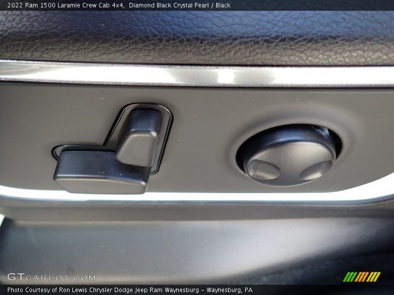 Diamond Black Crystal Pearl / Black 2022 Ram 1500 Laramie Crew Cab 4x4