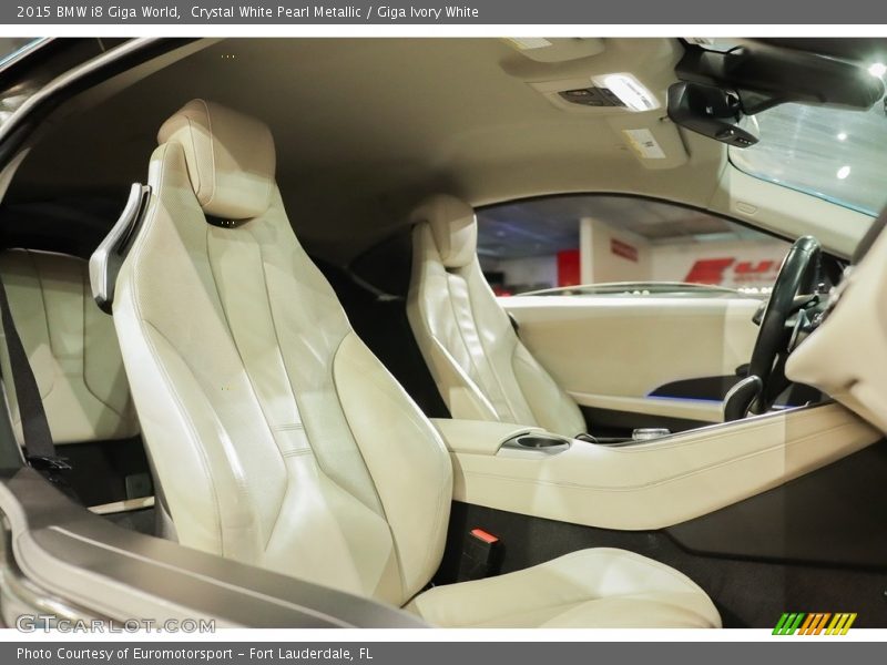 Crystal White Pearl Metallic / Giga Ivory White 2015 BMW i8 Giga World