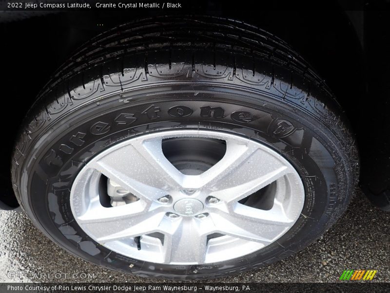 Granite Crystal Metallic / Black 2022 Jeep Compass Latitude