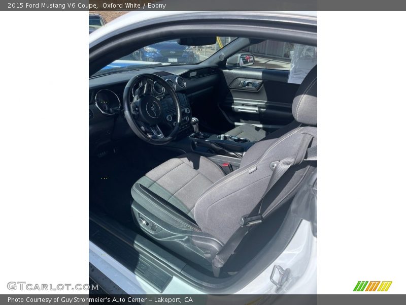 Oxford White / Ebony 2015 Ford Mustang V6 Coupe