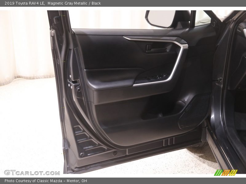Magnetic Gray Metallic / Black 2019 Toyota RAV4 LE