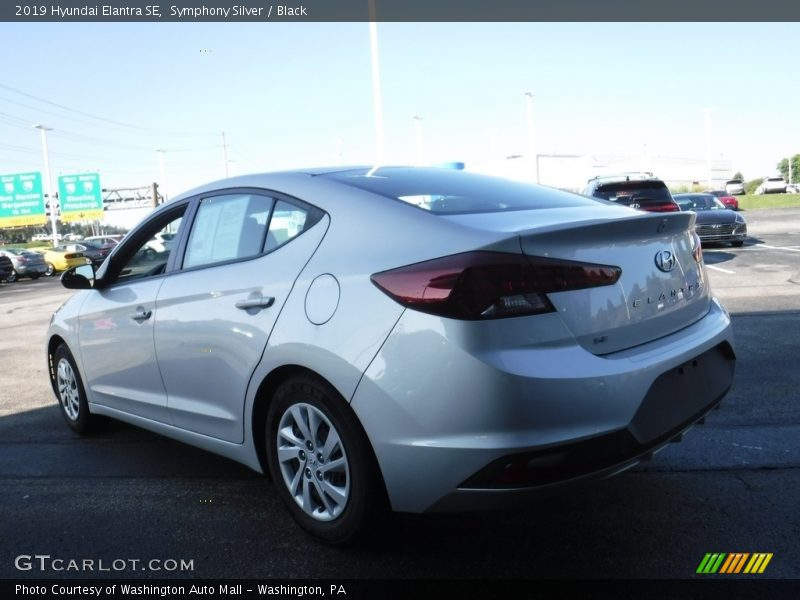 Symphony Silver / Black 2019 Hyundai Elantra SE