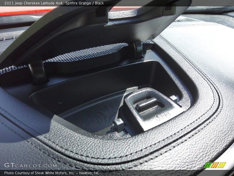 Spitfire Orange / Black 2021 Jeep Cherokee Latitude 4x4