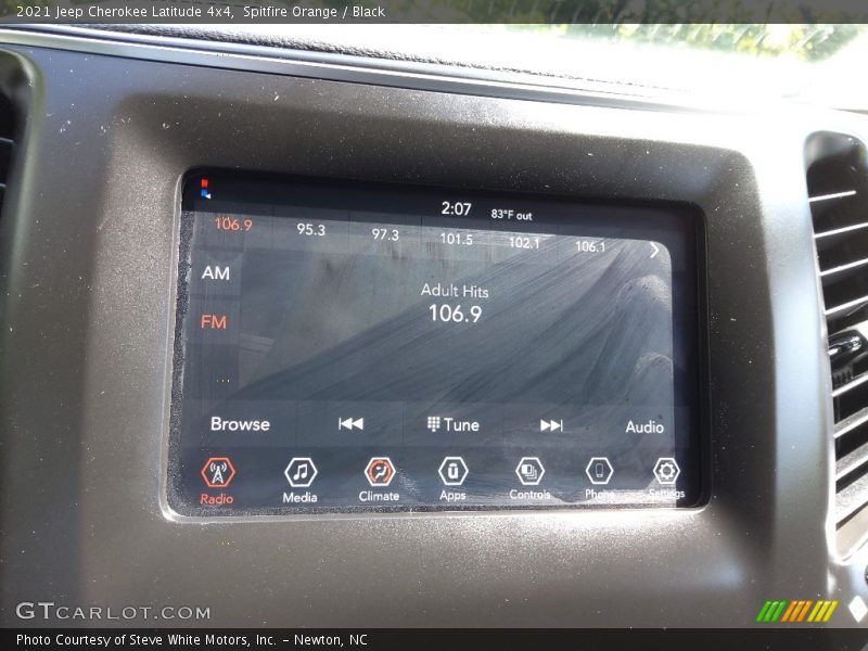 Spitfire Orange / Black 2021 Jeep Cherokee Latitude 4x4