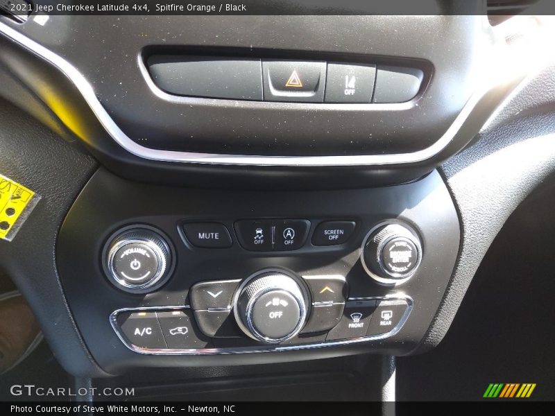 Spitfire Orange / Black 2021 Jeep Cherokee Latitude 4x4