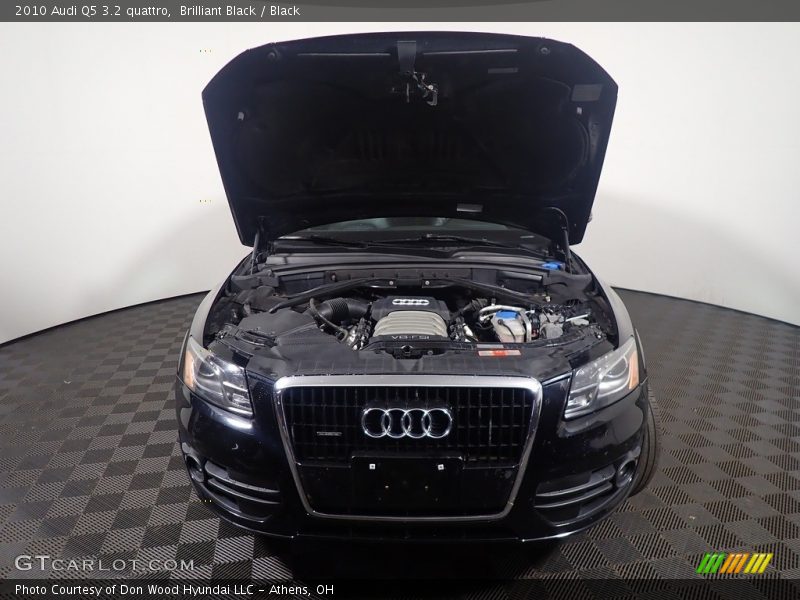 Brilliant Black / Black 2010 Audi Q5 3.2 quattro