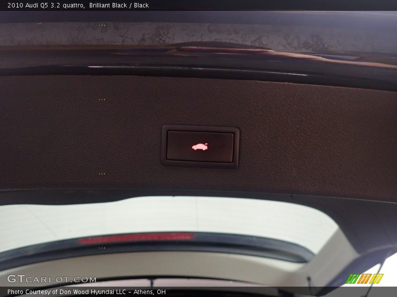 Brilliant Black / Black 2010 Audi Q5 3.2 quattro
