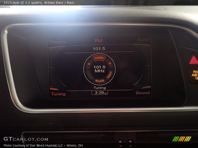 Brilliant Black / Black 2010 Audi Q5 3.2 quattro