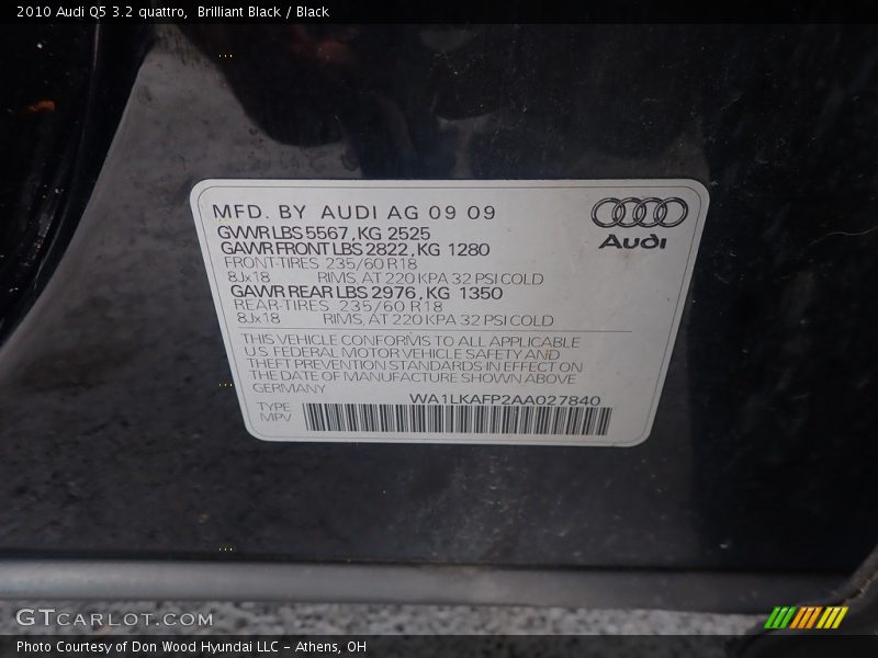 Brilliant Black / Black 2010 Audi Q5 3.2 quattro