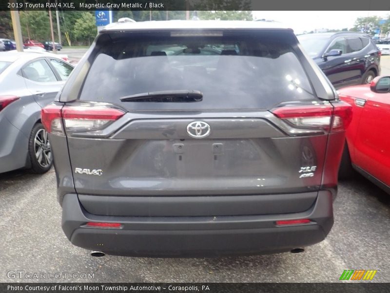 Magnetic Gray Metallic / Black 2019 Toyota RAV4 XLE