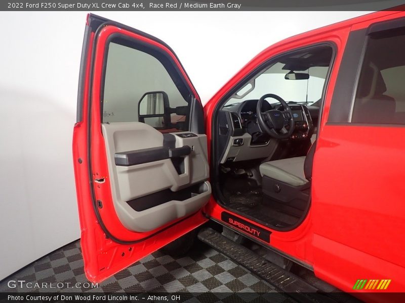 Race Red / Medium Earth Gray 2022 Ford F250 Super Duty XL Crew Cab 4x4