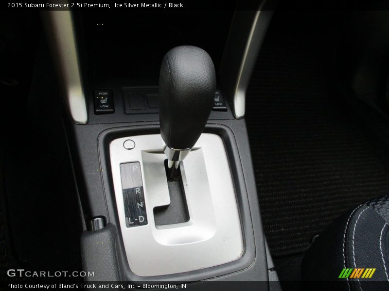 Ice Silver Metallic / Black 2015 Subaru Forester 2.5i Premium