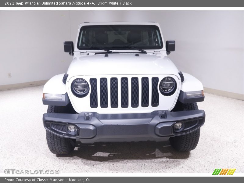 Bright White / Black 2021 Jeep Wrangler Unlimited Sahara Altitude 4x4