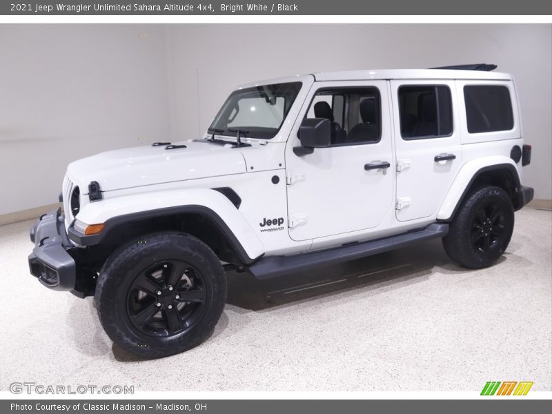 Bright White / Black 2021 Jeep Wrangler Unlimited Sahara Altitude 4x4