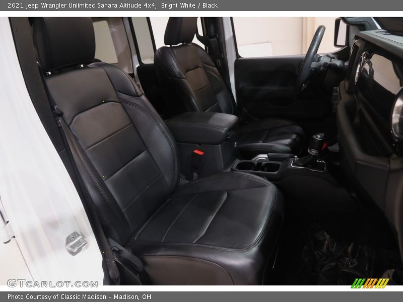 Bright White / Black 2021 Jeep Wrangler Unlimited Sahara Altitude 4x4