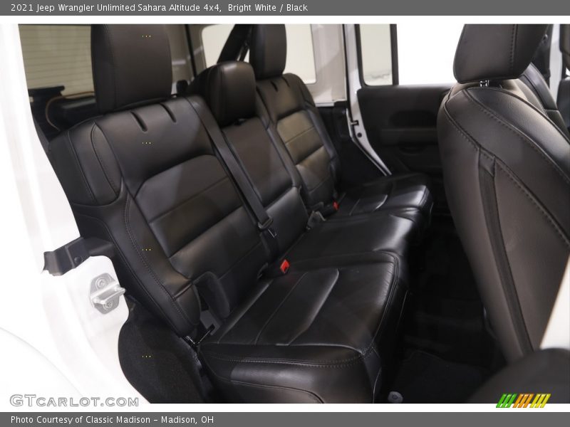 Bright White / Black 2021 Jeep Wrangler Unlimited Sahara Altitude 4x4