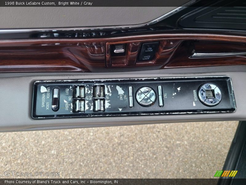 Bright White / Gray 1998 Buick LeSabre Custom