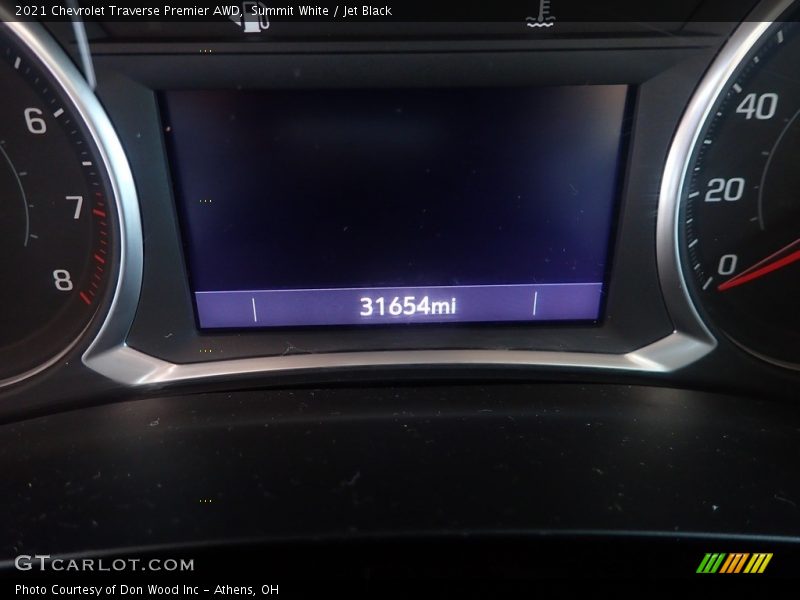 Summit White / Jet Black 2021 Chevrolet Traverse Premier AWD
