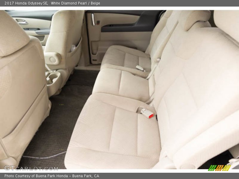 White Diamond Pearl / Beige 2017 Honda Odyssey SE