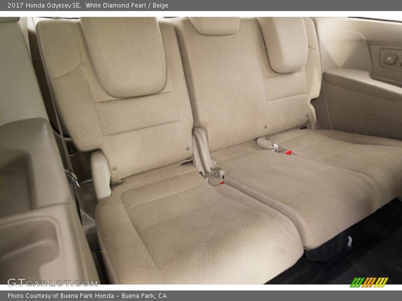 White Diamond Pearl / Beige 2017 Honda Odyssey SE