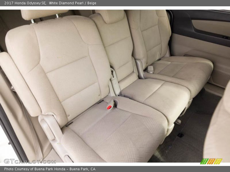 White Diamond Pearl / Beige 2017 Honda Odyssey SE
