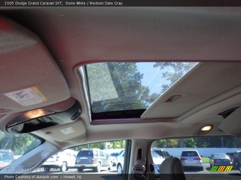 Stone White / Medium Slate Gray 2005 Dodge Grand Caravan SXT