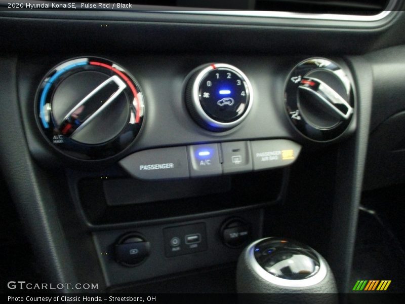 Pulse Red / Black 2020 Hyundai Kona SE