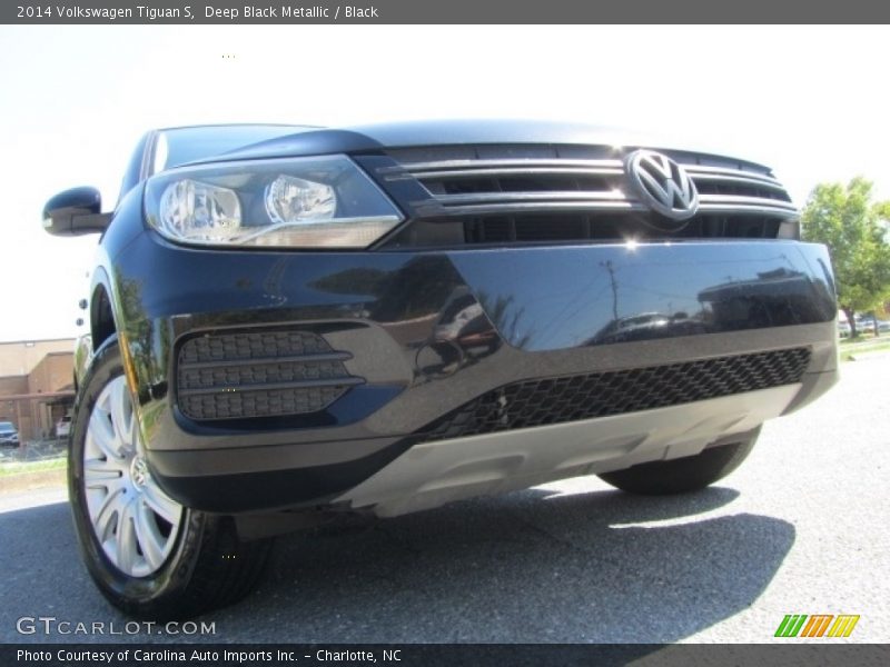 Deep Black Metallic / Black 2014 Volkswagen Tiguan S