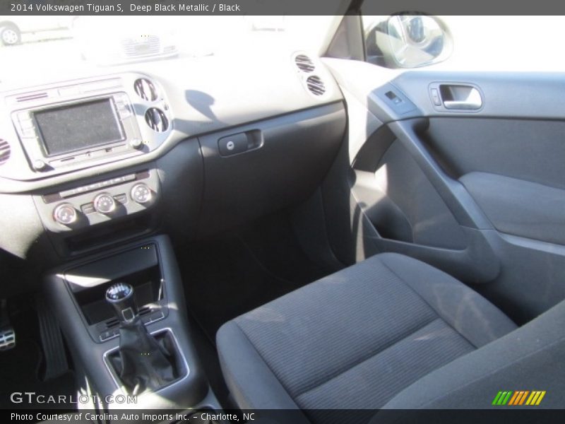 Deep Black Metallic / Black 2014 Volkswagen Tiguan S
