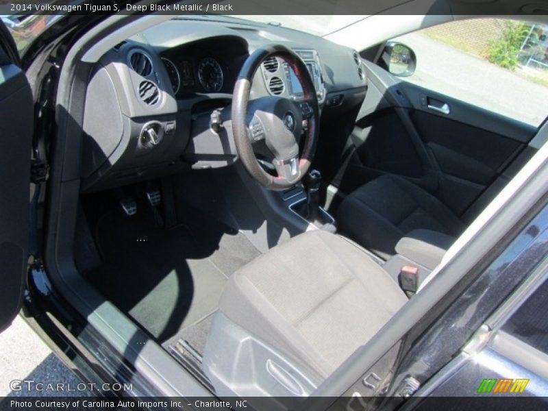 Front Seat of 2014 Tiguan S