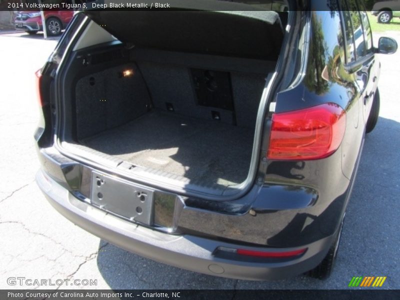Deep Black Metallic / Black 2014 Volkswagen Tiguan S