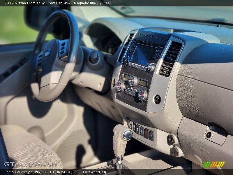 Magnetic Black / Steel 2017 Nissan Frontier SV Crew Cab 4x4