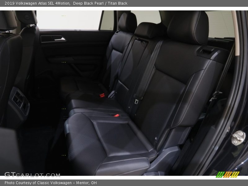 Deep Black Pearl / Titan Black 2019 Volkswagen Atlas SEL 4Motion