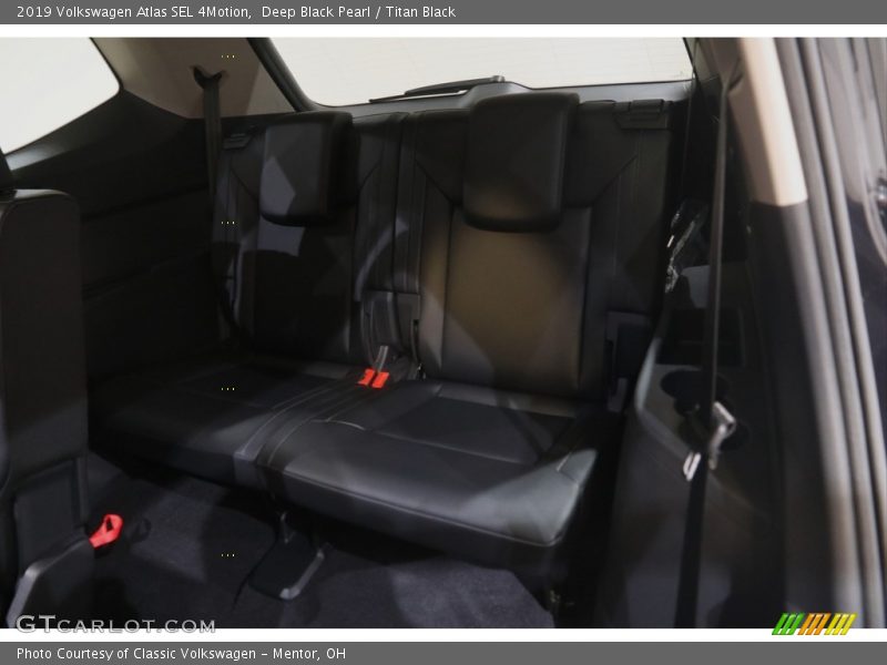 Deep Black Pearl / Titan Black 2019 Volkswagen Atlas SEL 4Motion