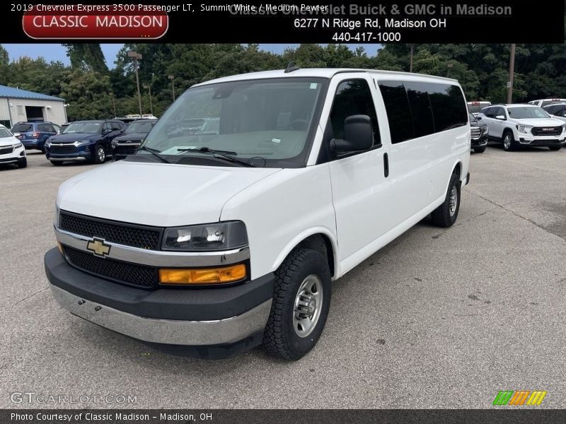 Summit White / Medium Pewter 2019 Chevrolet Express 3500 Passenger LT