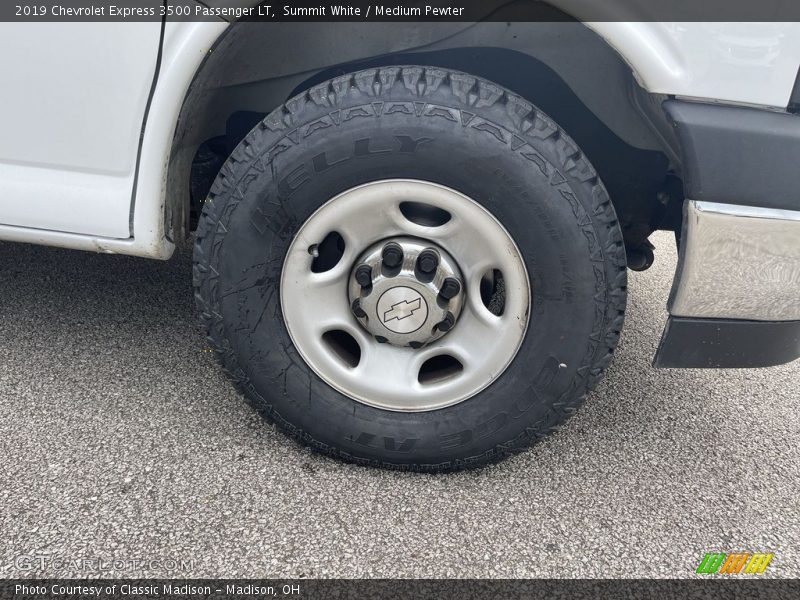Summit White / Medium Pewter 2019 Chevrolet Express 3500 Passenger LT