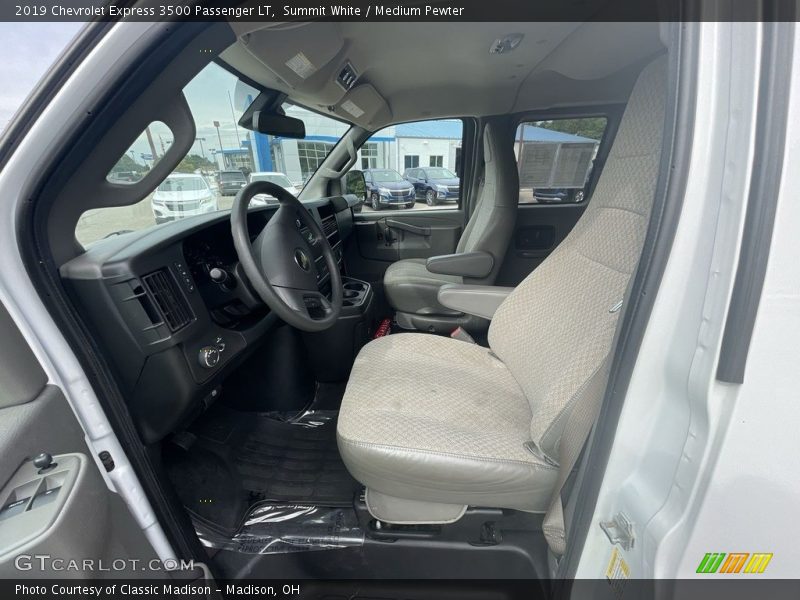 Summit White / Medium Pewter 2019 Chevrolet Express 3500 Passenger LT